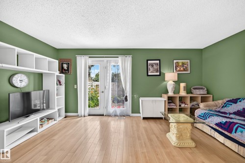 14029 30 Street Nw, Edmonton, AB - Indoor Photo Showing Bedroom