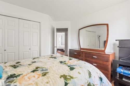 15817 102 Avenue Nw, Edmonton, AB - Indoor Photo Showing Bedroom