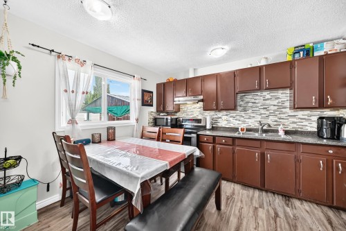 9824 171 Avenue Nw, Edmonton, AB - Indoor Photo Showing Kitchen