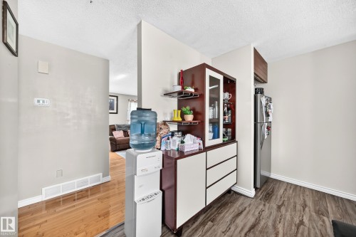 9824 171 Avenue Nw, Edmonton, AB - Indoor