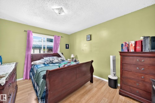 9824 171 Avenue Nw, Edmonton, AB - Indoor Photo Showing Bedroom