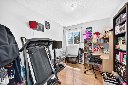 9824 171 Avenue Nw, Edmonton, AB - Indoor
