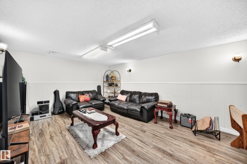 9824 171 Avenue Nw, Edmonton, AB - Indoor