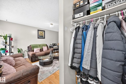 9824 171 Avenue Nw, Edmonton, AB - Indoor