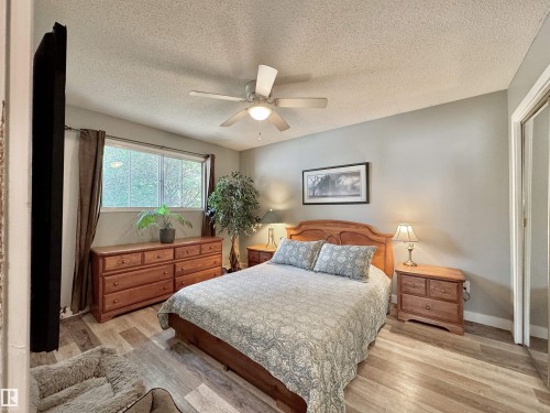 119 Garland Crescent, Sherwood Park, AB - Indoor Photo Showing Bedroom