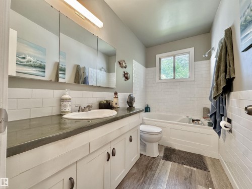 119 Garland Crescent, Sherwood Park, AB - Indoor Photo Showing Bathroom
