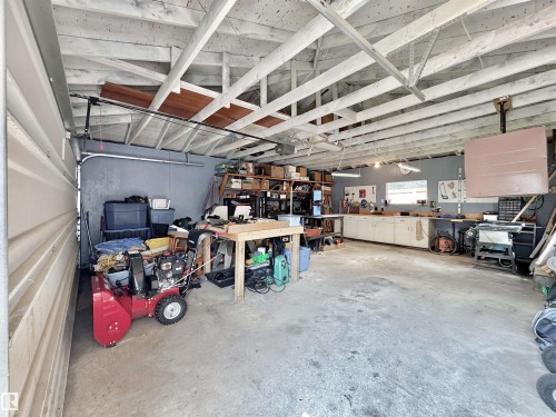 119 Garland Crescent, Sherwood Park, AB - Indoor Photo Showing Garage