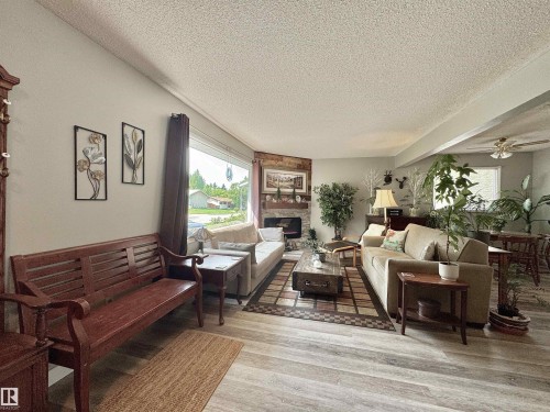 119 Garland Crescent, Sherwood Park, AB - Indoor Photo Showing Living Room