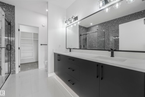 3033 7A Avenue Sw, Edmonton, AB - Indoor