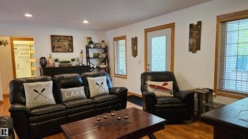 7 Andrew Drive, Rural Athabasca County, AB - Indoor Photo Showing Living Room