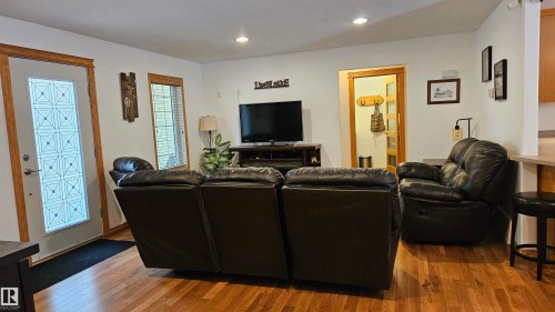 7 Andrew Drive, Rural Athabasca County, AB - Indoor Photo Showing Living Room
