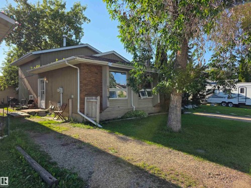 38 GREENWOOD Drive   Spruce Grove, AB T7X 1Y1