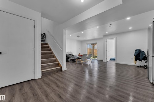 3811 42 Avenue, Beaumont, AB - Indoor
