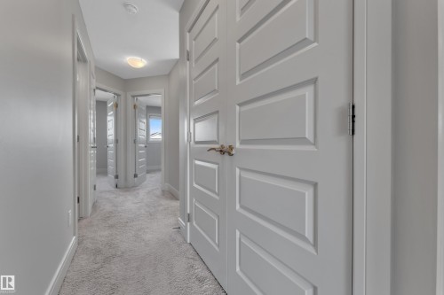 2604 20 Avenue Nw, Edmonton, AB - Indoor Photo Showing Other Room