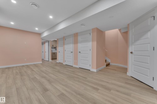 2604 20 Avenue Nw, Edmonton, AB - Indoor
