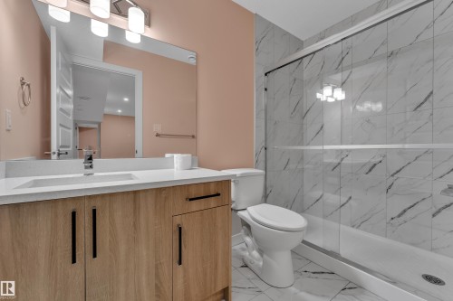 2604 20 Avenue Nw, Edmonton, AB - Indoor Photo Showing Bathroom
