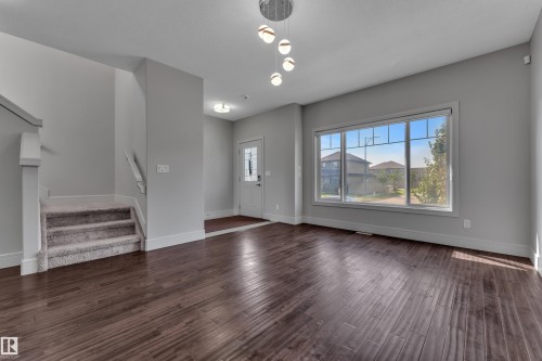 2604 20 Avenue Nw, Edmonton, AB - Indoor Photo Showing Other Room