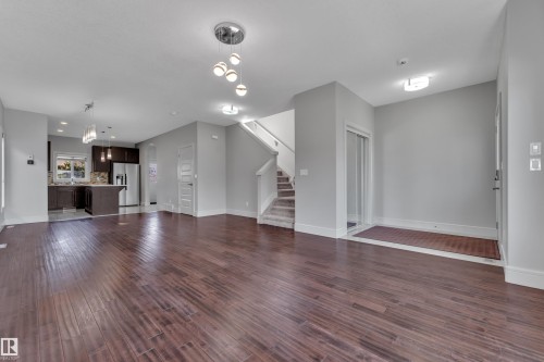 2604 20 Avenue Nw, Edmonton, AB - Indoor