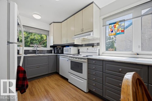 9823 151 Street Nw, Edmonton, AB - Indoor Photo Showing Kitchen