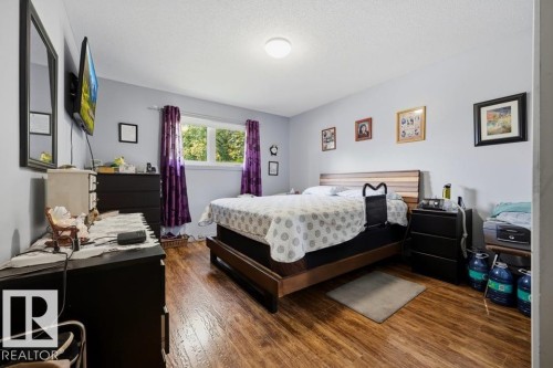 9823 151 Street Nw, Edmonton, AB - Indoor Photo Showing Bedroom