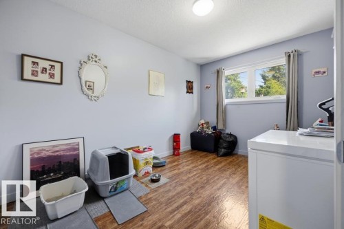 9823 151 Street Nw, Edmonton, AB - Indoor