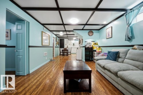 9823 151 Street Nw, Edmonton, AB - Indoor