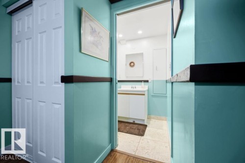 9823 151 Street Nw, Edmonton, AB - Indoor