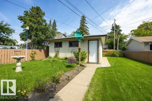 9823 151 Street Nw, Edmonton, AB - Outdoor
