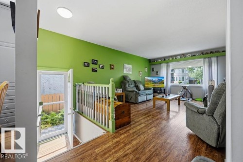 9823 151 Street Nw, Edmonton, AB - Indoor