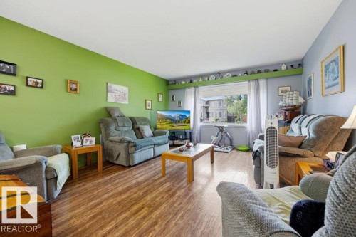 9823 151 Street Nw, Edmonton, AB - Indoor Photo Showing Living Room