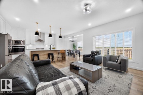 52 Edgefield Way, St. Albert, AB - Indoor Photo Showing Living Room
