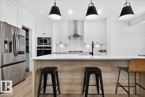 52 Edgefield Way, St. Albert, AB - Indoor Photo Showing Kitchen With Upgraded Kitchen