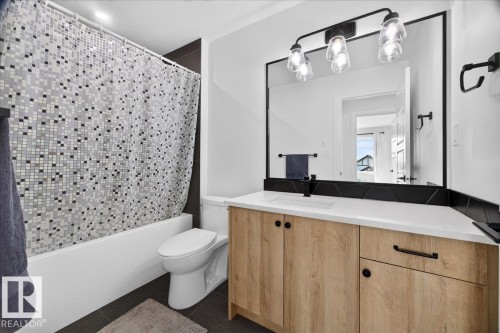 52 Edgefield Way, St. Albert, AB - Indoor Photo Showing Bathroom