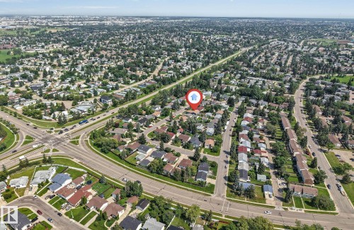 Image quality insufficient for description - 7419 33 Avenue Nw, Edmonton, AB -  With View