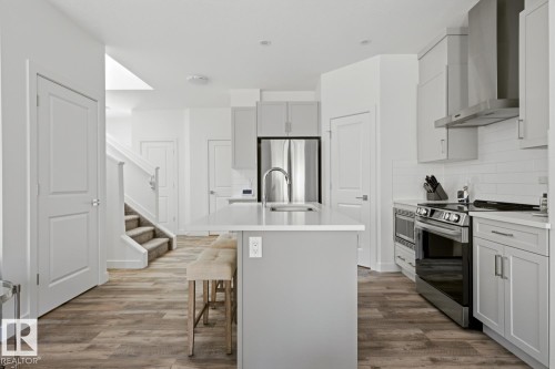 #19 5122 213A St Nw, Edmonton, AB - Indoor Photo Showing Kitchen With Upgraded Kitchen