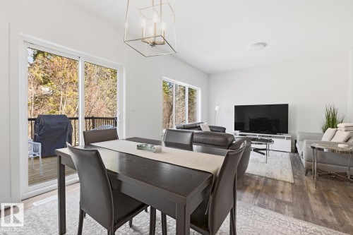#19 5122 213A St Nw, Edmonton, AB - Indoor Photo Showing Dining Room