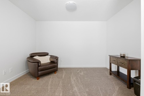 #19 5122 213A St Nw, Edmonton, AB - Indoor