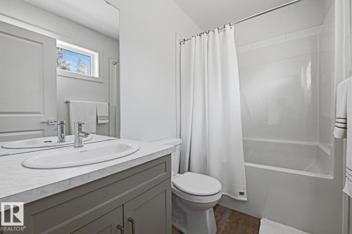 #19 5122 213A St Nw, Edmonton, AB - Indoor Photo Showing Bathroom