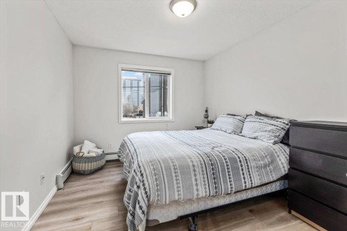 #206 9938 104 St Nw, Edmonton, AB - Indoor Photo Showing Bedroom