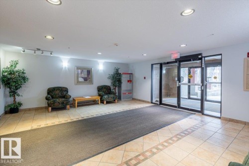 #206 9938 104 St Nw, Edmonton, AB - Indoor Photo Showing Other Room