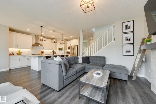 25 Daly Place, Fort Saskatchewan, AB - Indoor Photo Showing Living Room