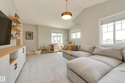 25 Daly Place, Fort Saskatchewan, AB - Indoor Photo Showing Living Room