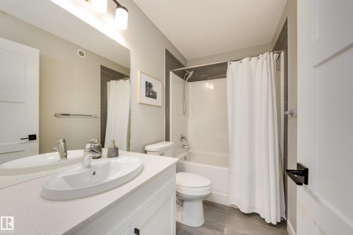 25 Daly Place, Fort Saskatchewan, AB - Indoor Photo Showing Bathroom