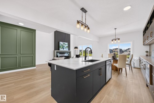 34 Eldridge Point(E), St. Albert, AB - Indoor Photo Showing Kitchen With Upgraded Kitchen