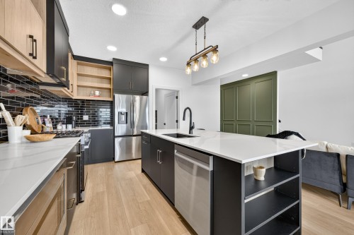 34 Eldridge Point(E), St. Albert, AB - Indoor Photo Showing Kitchen With Stainless Steel Kitchen With Upgraded Kitchen