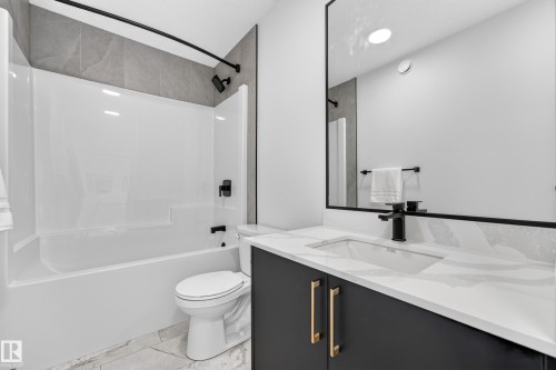 34 Eldridge Point(E), St. Albert, AB - Indoor Photo Showing Bathroom