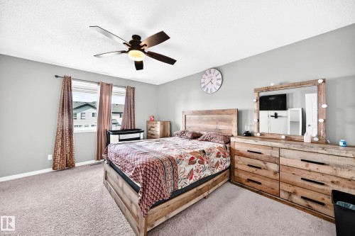 6122 175A Avenue Nw, Edmonton, AB - Indoor Photo Showing Bedroom