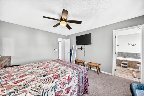 6122 175A Avenue Nw, Edmonton, AB - Indoor Photo Showing Bedroom