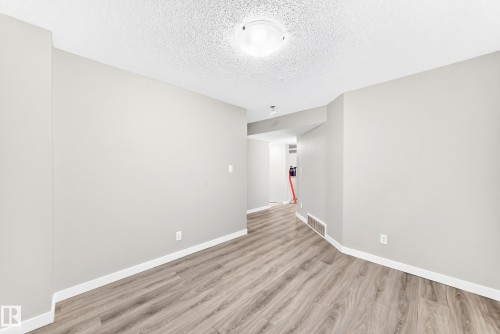 6122 175A Avenue Nw, Edmonton, AB - Indoor Photo Showing Other Room