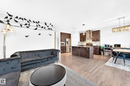6122 175A Avenue Nw, Edmonton, AB - Indoor